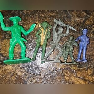 Vintage MPC lot of army men US military toy soldiers